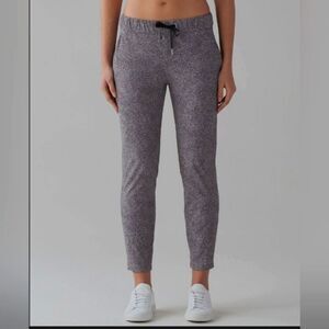VGUC Lululemon On the Fly Pants Sea Spray Size 4